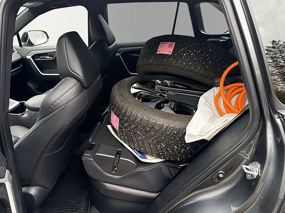 Toyota RAV4 11 of 25