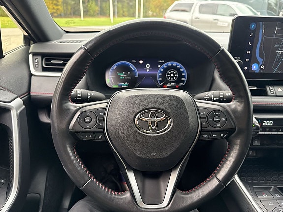 Toyota RAV4 13 of 25