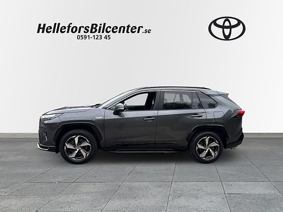 Toyota RAV4 3 of 25