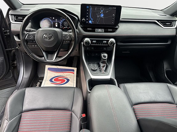 Toyota RAV4 8 of 25