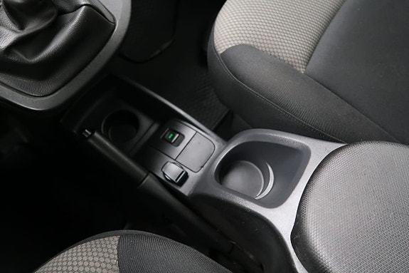 Nissan NV250 11 of 14