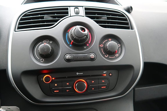 Nissan NV250 12 of 14