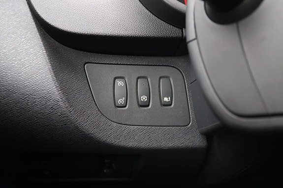 Nissan NV250 9 of 14
