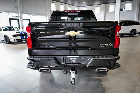 Chevrolet Silverado EV 6 of 30