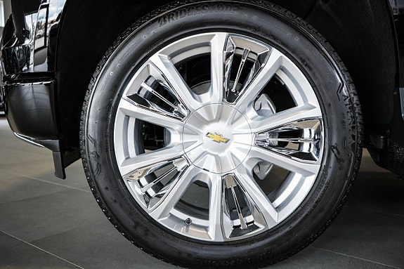 Chevrolet Silverado EV 15 of 30