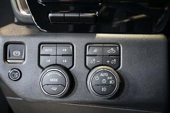Chevrolet Silverado EV 26 of 30