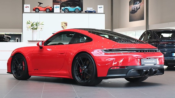 Porsche 911 2 of 11