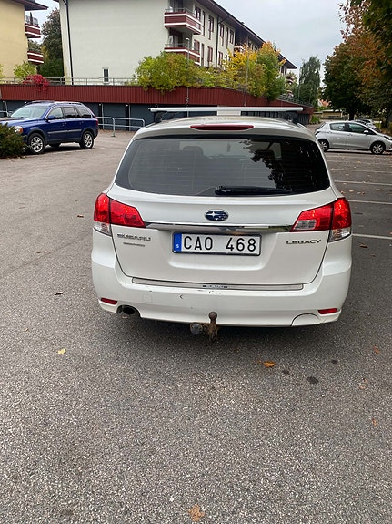 Subaru Legacy 3 of 6