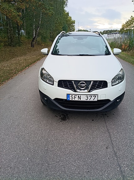 Nissan Qashqai+2 2 of 3