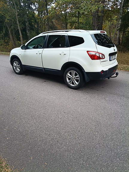 Nissan Qashqai+2 3 of 3