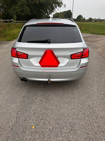 BMW 523i 6 of 8