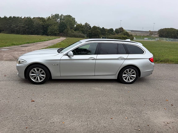 BMW 523i 3 of 8