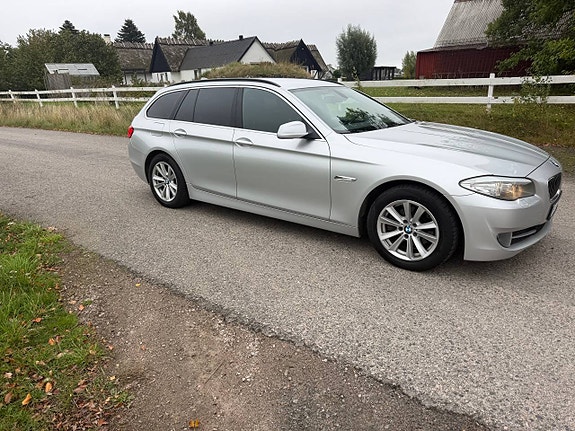BMW 523i 2 of 8