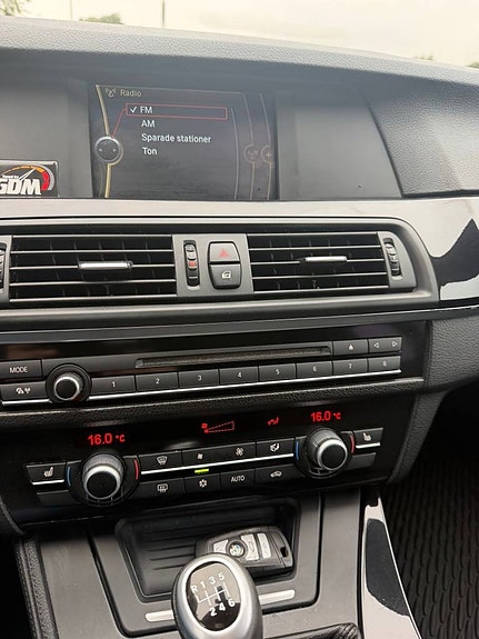 BMW 523i 5 of 8