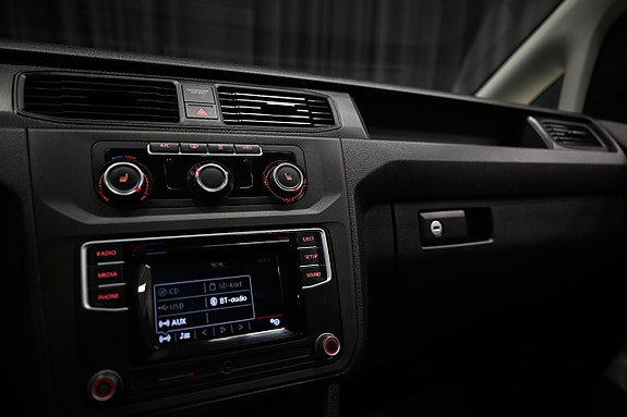 Volkswagen Caddy 25 of 30