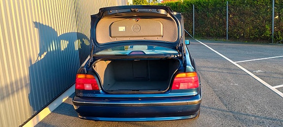 BMW 520i 9 of 22