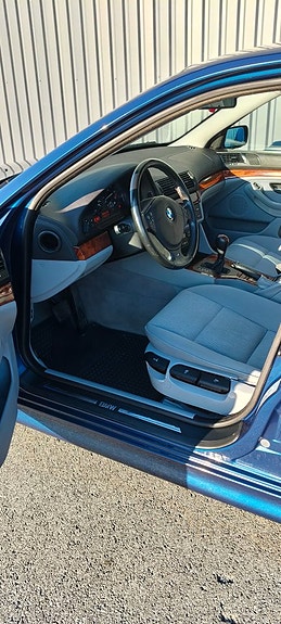 BMW 520i 6 of 22