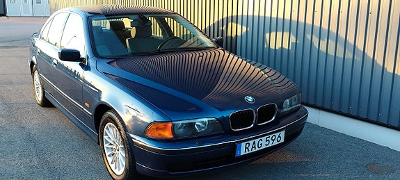 BMW 520i 2 of 22