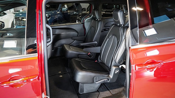 Chrysler Grand Voyager 16 of 26