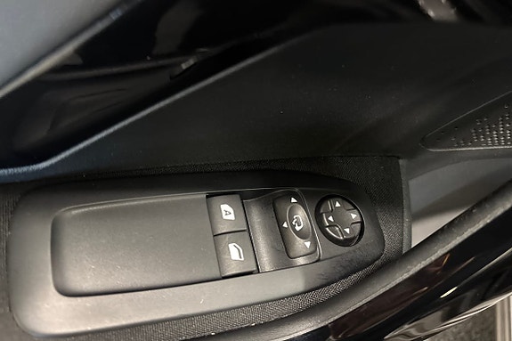Peugeot 208 21 of 22