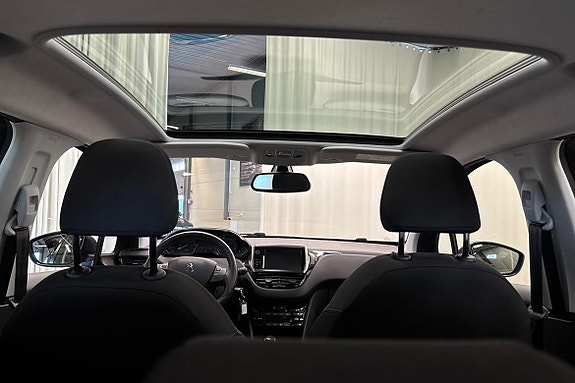 Peugeot 208 20 of 22
