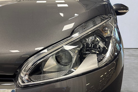 Peugeot 208 19 of 22