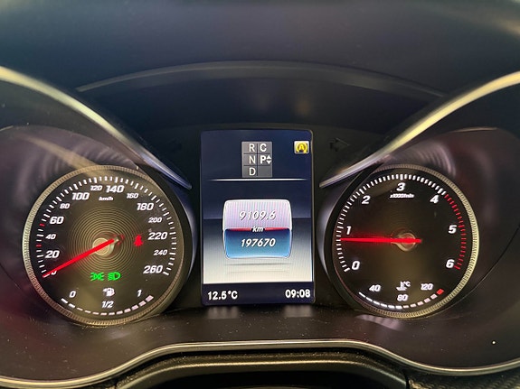 Mercedes-Benz V220 17 of 17
