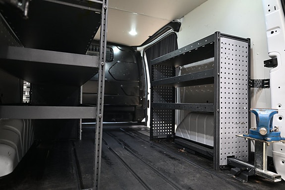 Ford Transit Custom 11 of 30