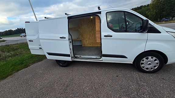 Ford Transit Custom 6 of 12