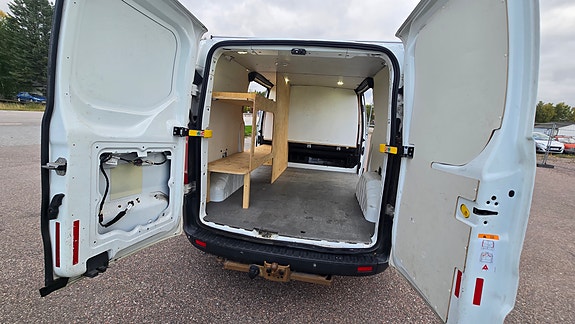 Ford Transit Custom 7 of 12