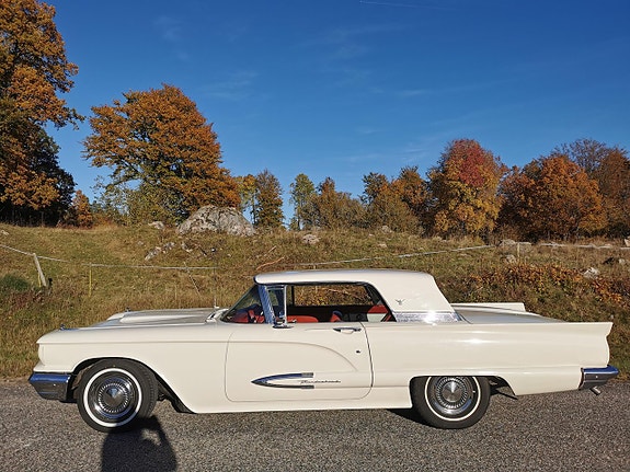 Ford Thunderbird 2 of 9