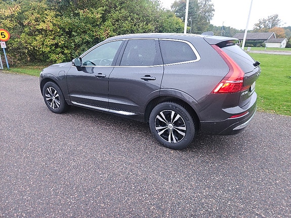 Volvo XC60 3 of 17
