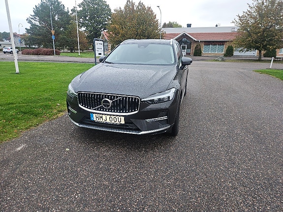 Volvo XC60 2 of 17