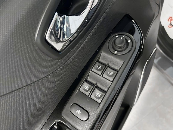Renault Captur 11 of 16