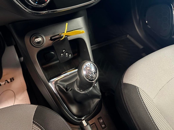 Renault Captur 13 of 16
