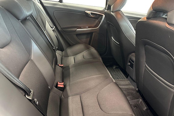 Volvo S60 10 of 23