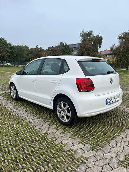 Volkswagen Polo 2 of 5