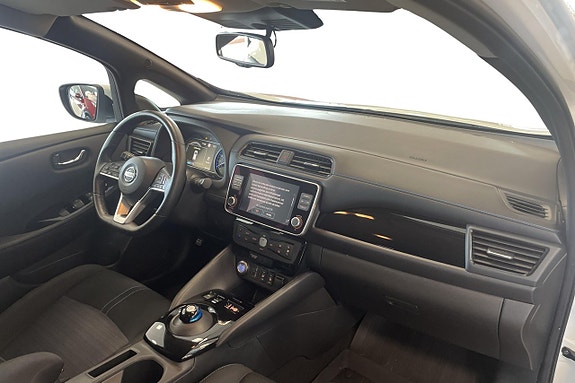 Nissan Leaf 9 of 11