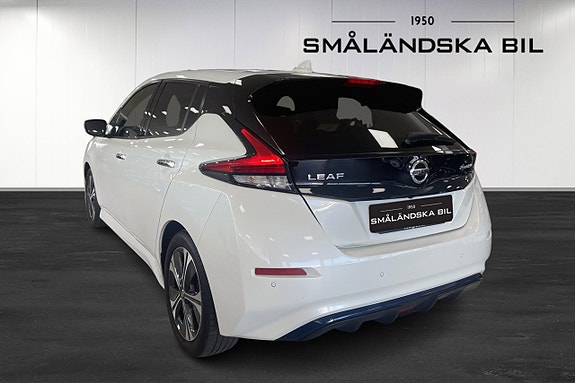 Nissan Leaf 3 of 11