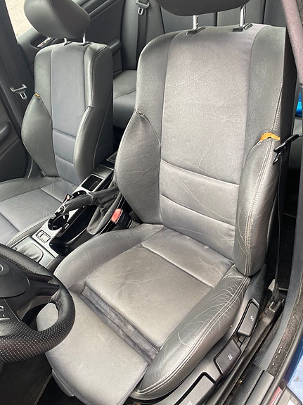 BMW 320i 5 of 7