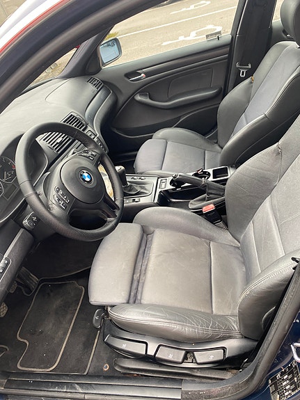 BMW 320i 4 of 7