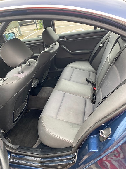 BMW 320i 6 of 7