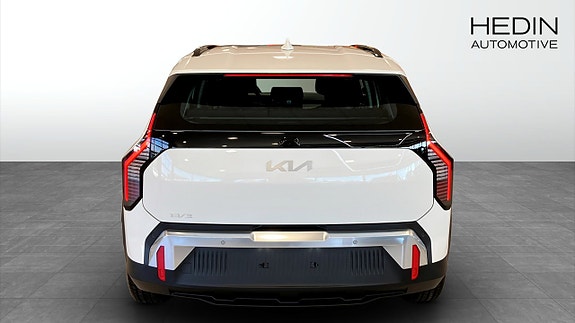 Kia EV3 7 of 15