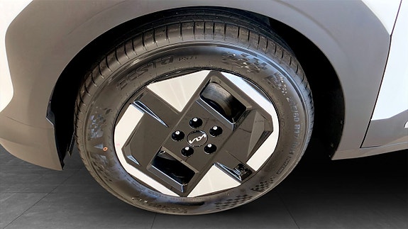 Kia EV3 9 of 15