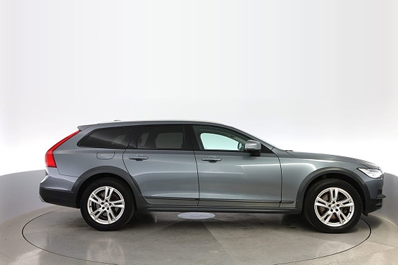 Volvo V90 Cross Country 5 of 16