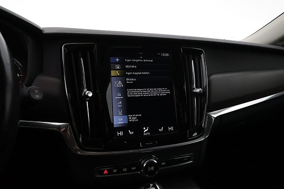 Volvo V90 Cross Country 13 of 16