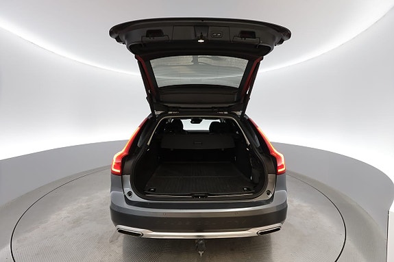 Volvo V90 Cross Country 16 of 16