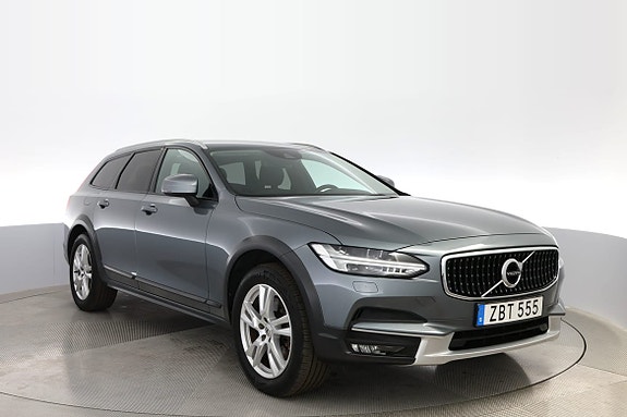 Volvo V90 Cross Country 6 of 16