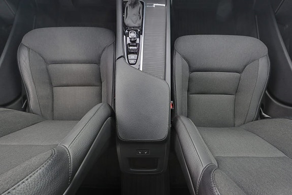 Volvo V90 Cross Country 9 of 16