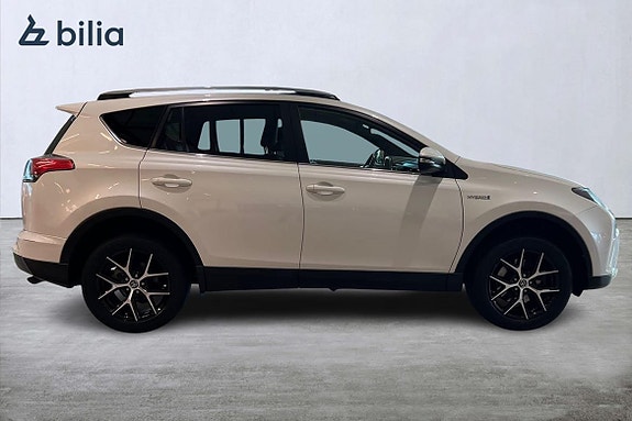 Toyota RAV4 18 of 21
